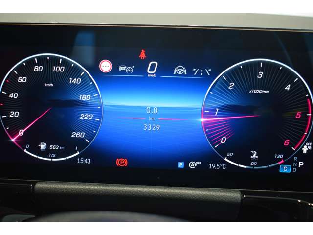Mercedes-Benz GLA-Class 11