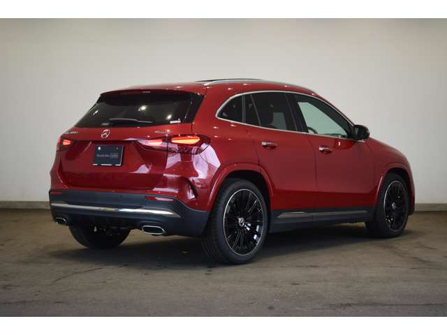 Mercedes-Benz GLA-Class 4