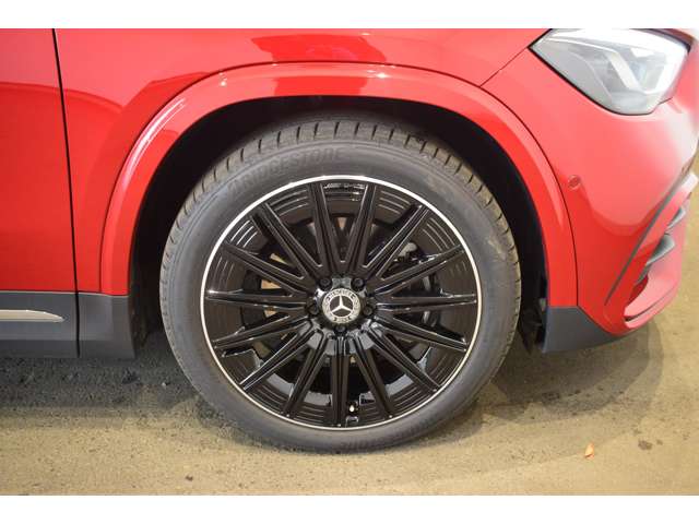 Mercedes-Benz GLA-Class 6