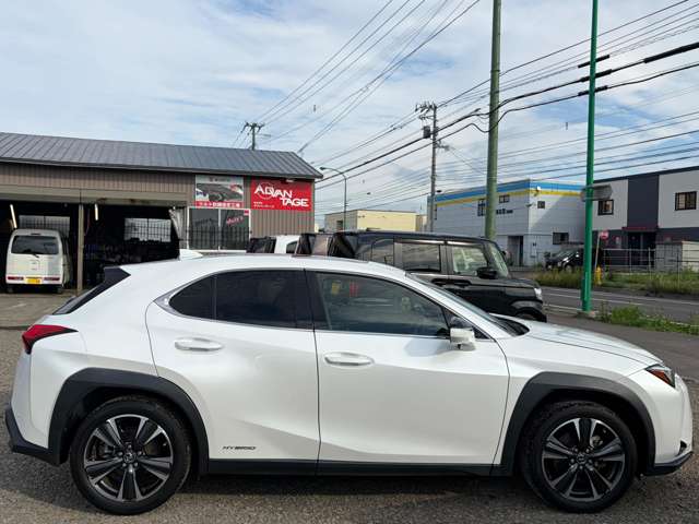 Lexus UX 7