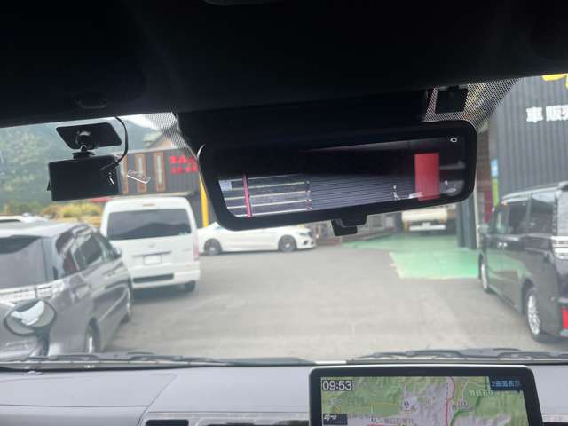 Toyota Hiace Van 12
