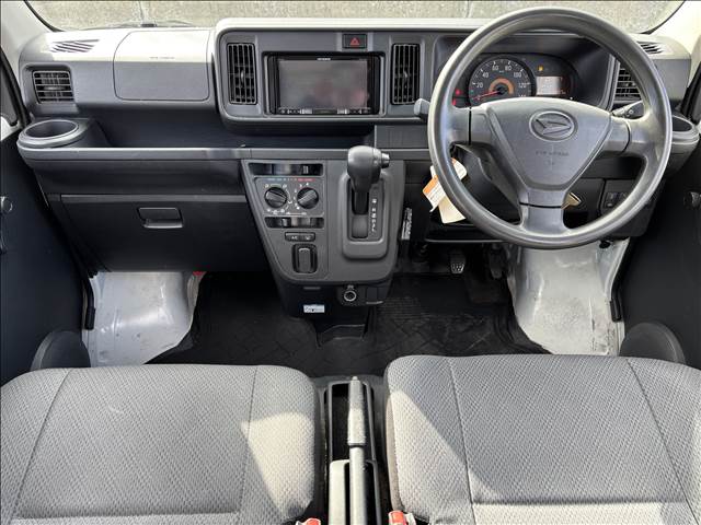 Daihatsu Hijet Cargo 2