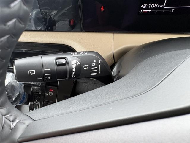 Mitsubishi Delica Mini 12