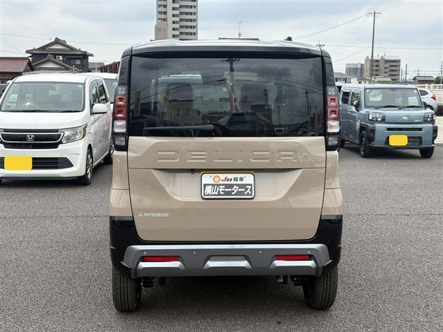 Mitsubishi Delica Mini 7