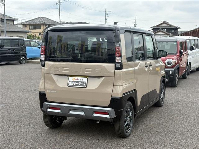 Mitsubishi Delica Mini 8