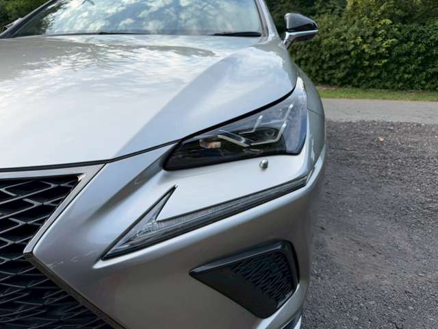 Lexus NX 7