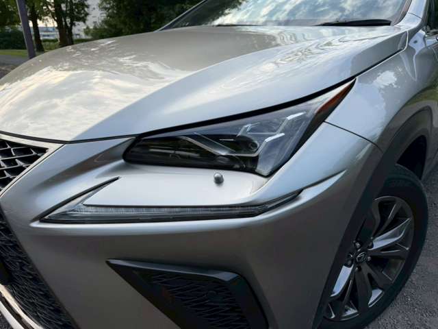Lexus NX 10