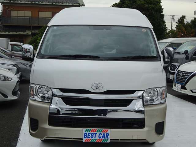 Toyota Hiace 5