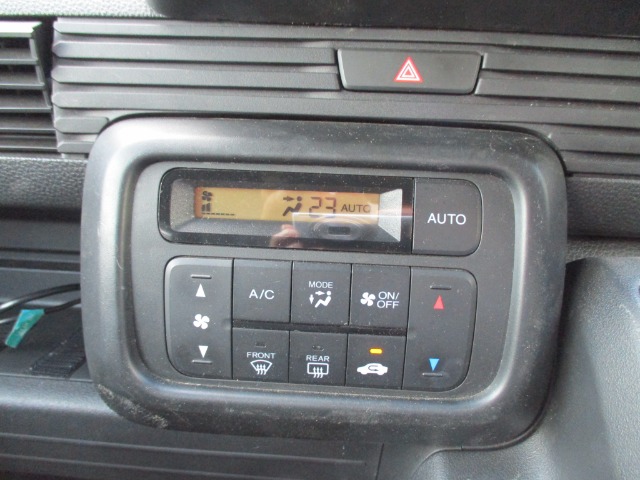 Honda N-VAN 8
