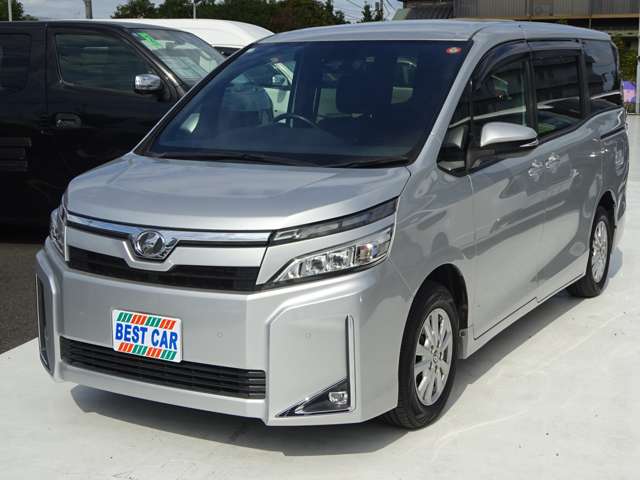 Toyota Voxy 6