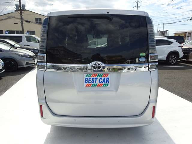 Toyota Voxy 7