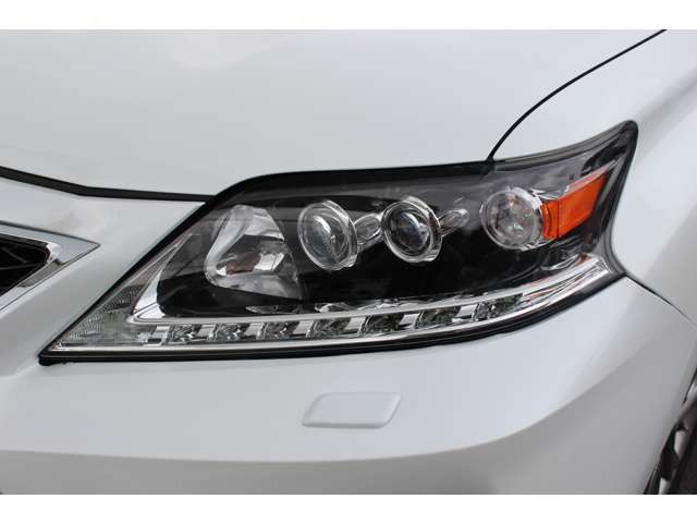 Lexus RX 9