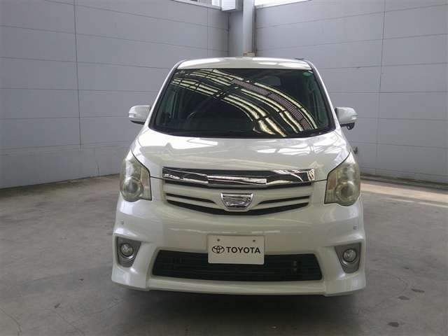 Toyota Noah 2