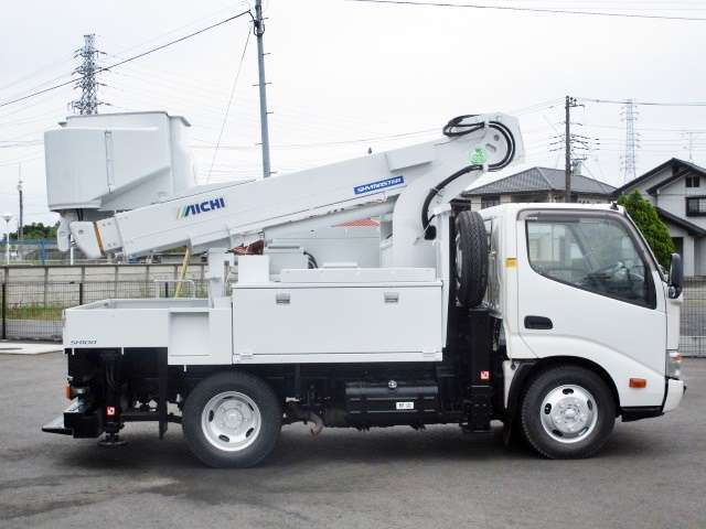 Hino Dutro 6