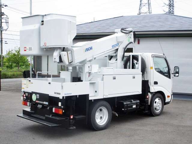 Hino Dutro 8