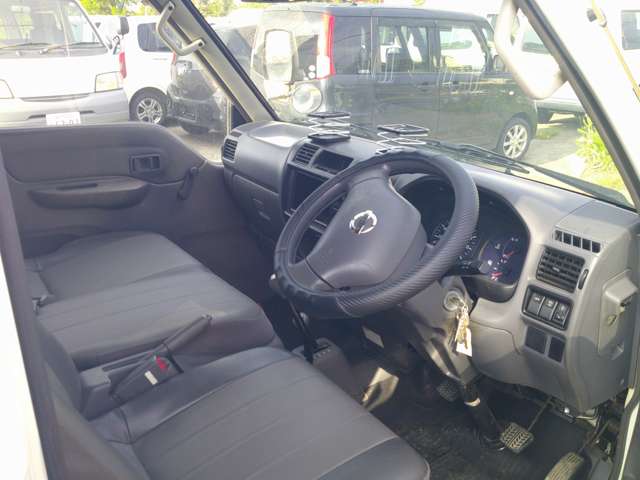 Nissan Vanette 6