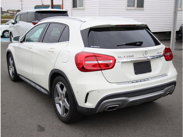 Mercedes-Benz GLA-Class 8