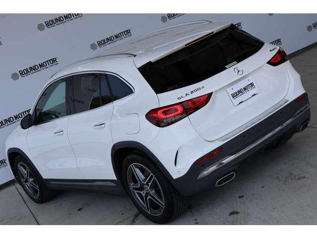 Mercedes-Benz GLA-Class 11