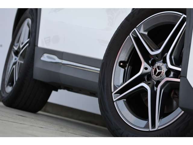 Mercedes-Benz GLA-Class 12