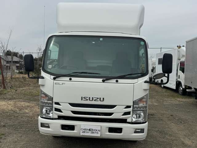 Isuzu Elf 2
