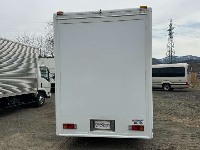 Isuzu Elf 5