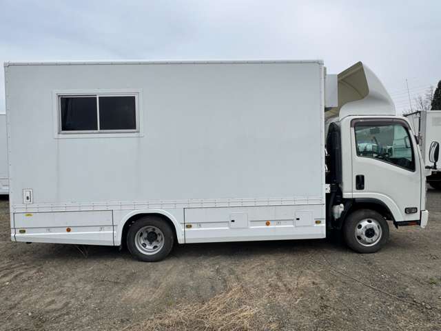 Isuzu Elf 6
