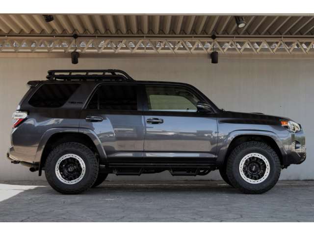 Toyota 4ランナー 8