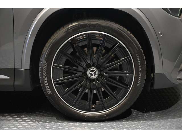 Mercedes-Benz GLA-Class 11