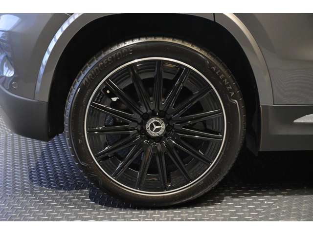 Mercedes-Benz GLA-Class 12