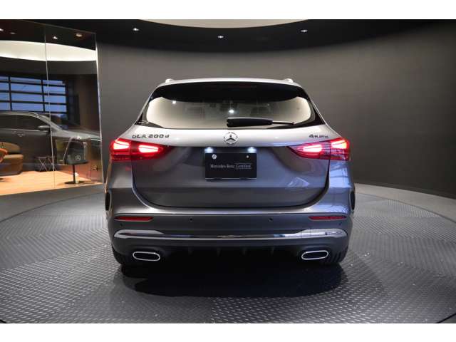 Mercedes-Benz GLA-Class 6