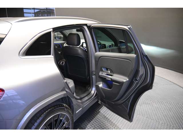 Mercedes-Benz GLA-Class 8