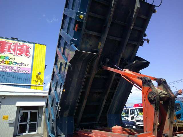Mitsubishi Fuso Super Great 11