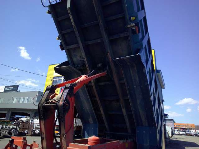 Mitsubishi Fuso Super Great 12