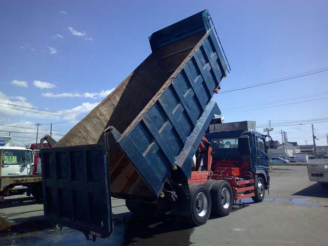 Mitsubishi Fuso Super Great 9