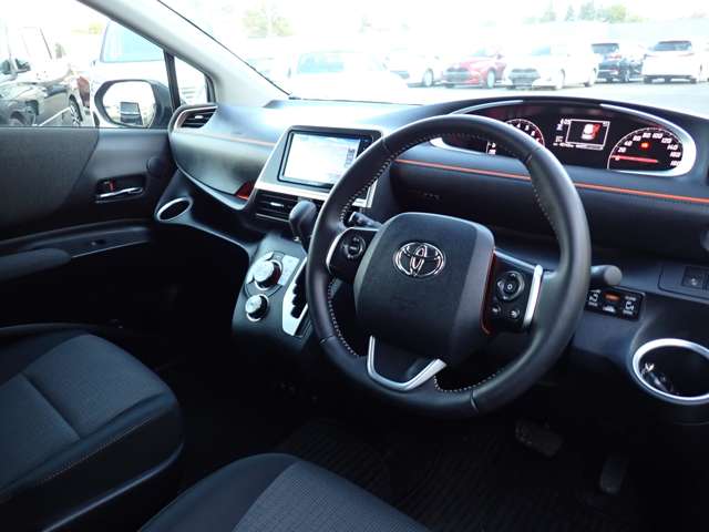 Toyota Sienta 11