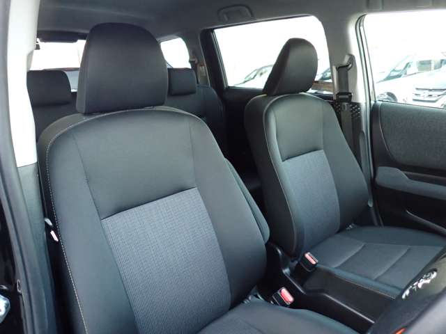 Toyota Sienta 12