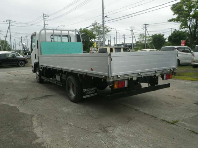 Isuzu Elf 4