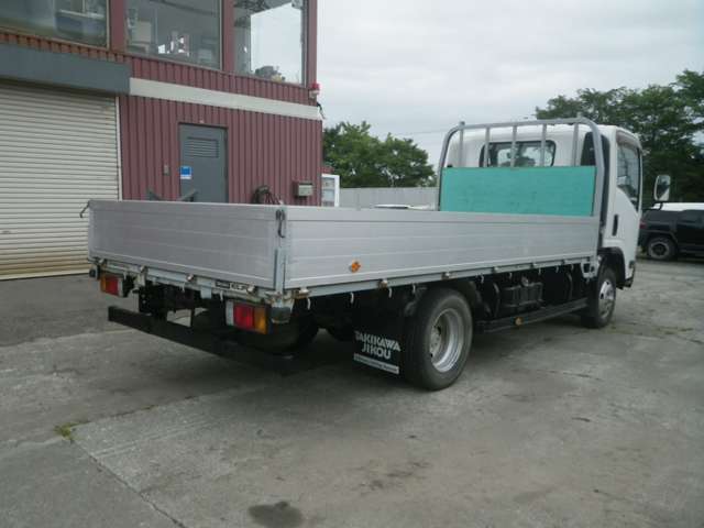 Isuzu Elf 6