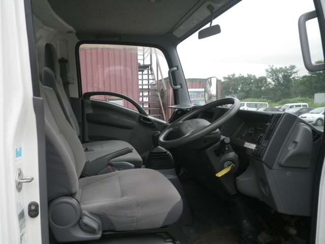 Isuzu Elf 8