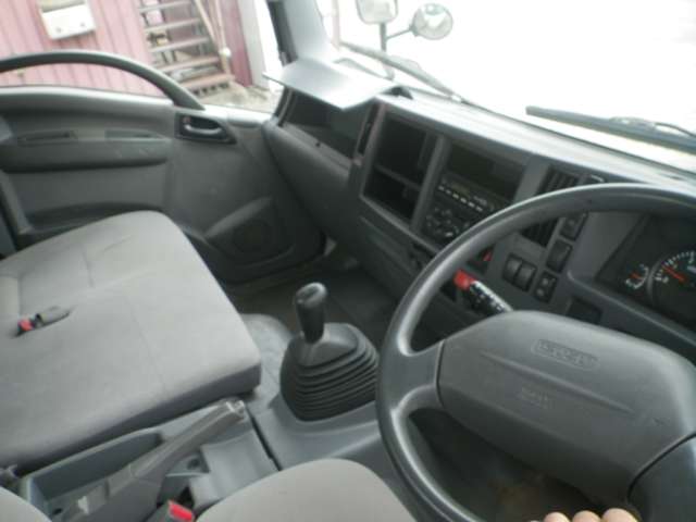 Isuzu Elf 9