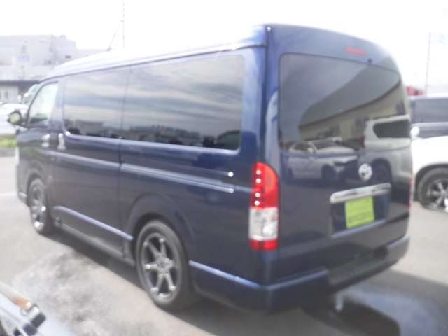 Toyota Hiace Van 12