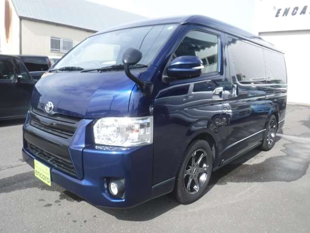 Toyota Hiace Van 5
