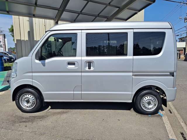 Nissan NV100 Clipper 11
