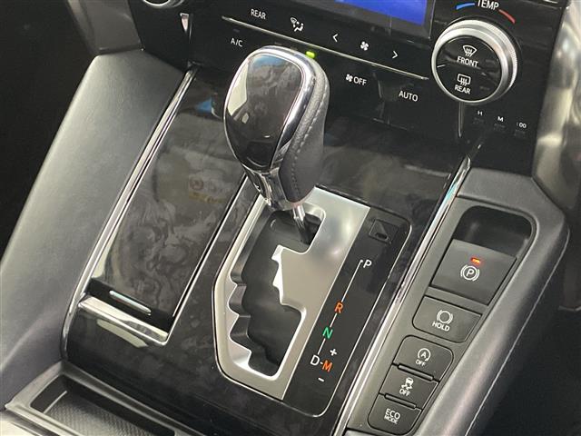 Toyota Vellfire 12