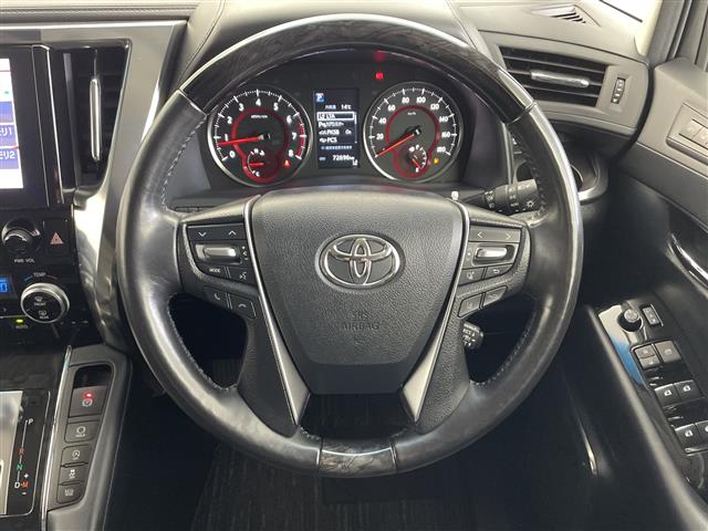 Toyota Vellfire 4