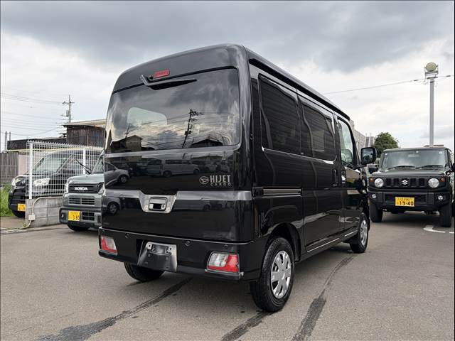 Daihatsu Hijet Cargo 11