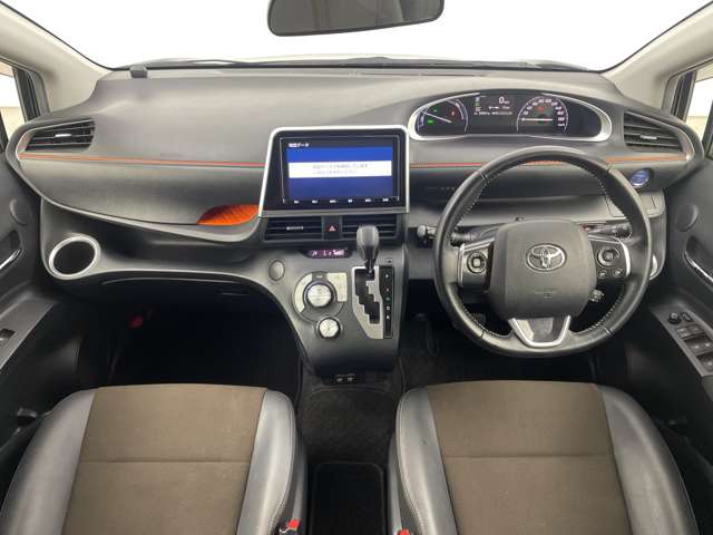 Toyota Sienta 5