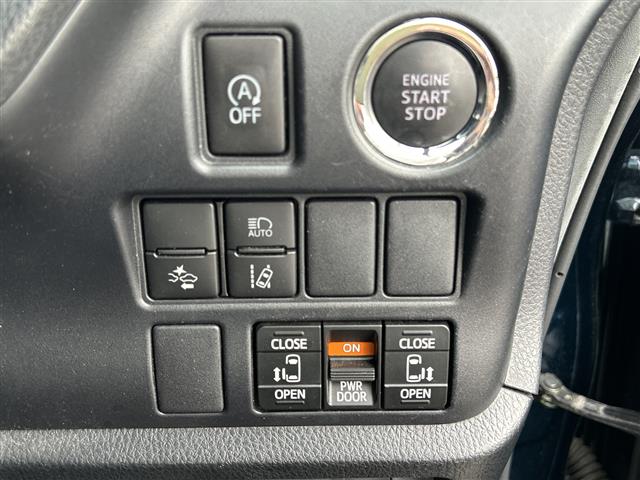 Toyota Voxy 10