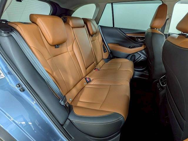 Subaru Legacy Outback 6