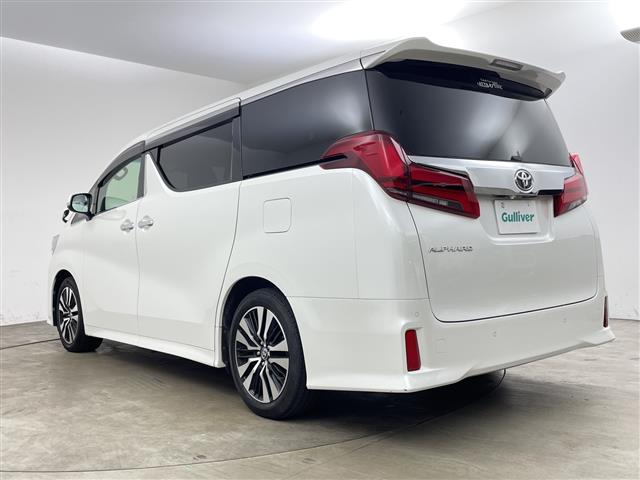 Toyota Alphard 3